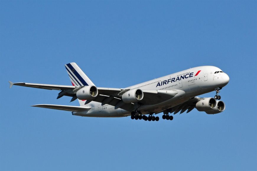 France shifts short-haul domestic flights to trains